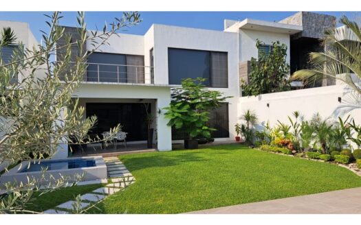 Casa sola en venta en Residencial Corinto – Burgos Bugambilias